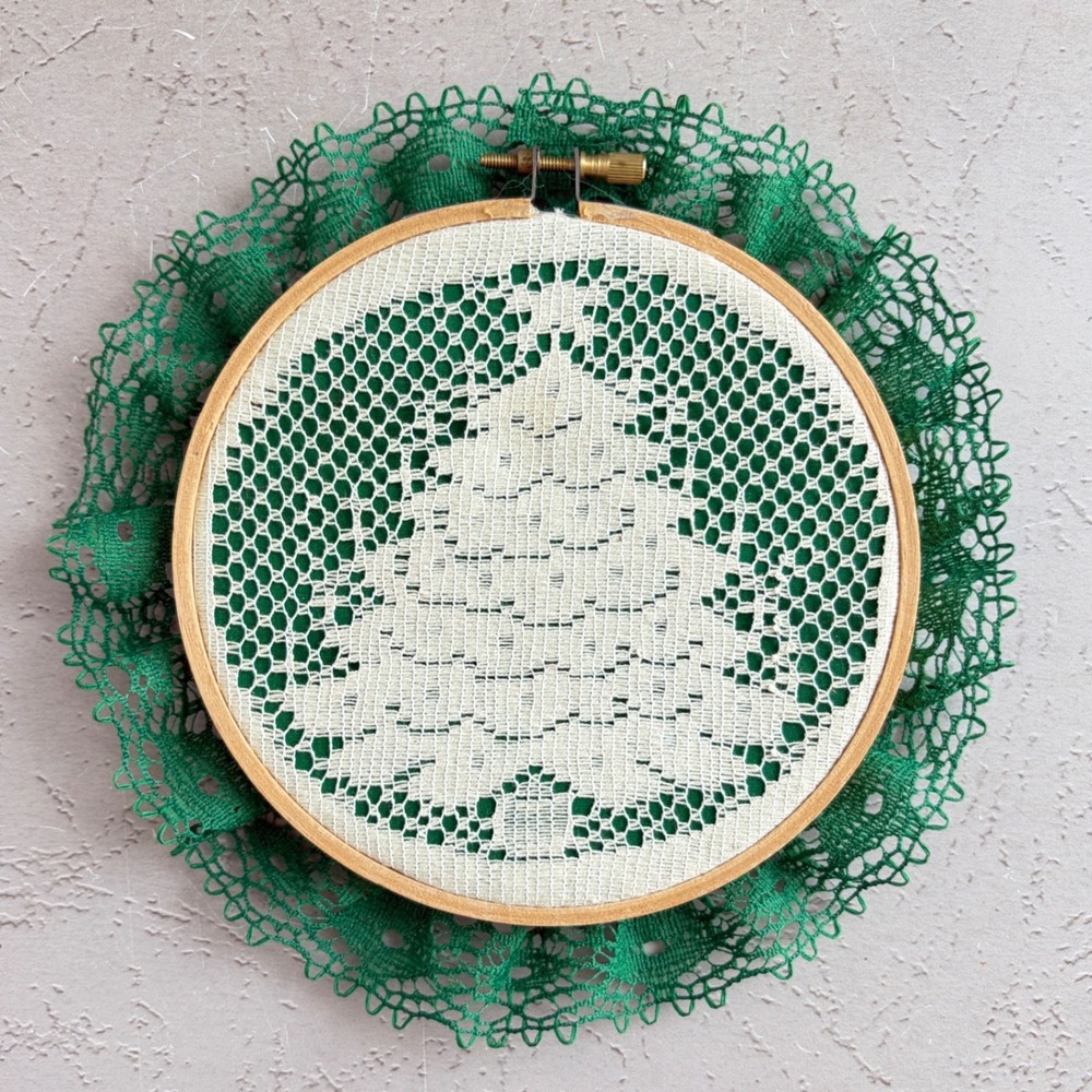 Vintage Style Lace Christmas Tree Embroidery Hoop Wall Art Green 6 Inch